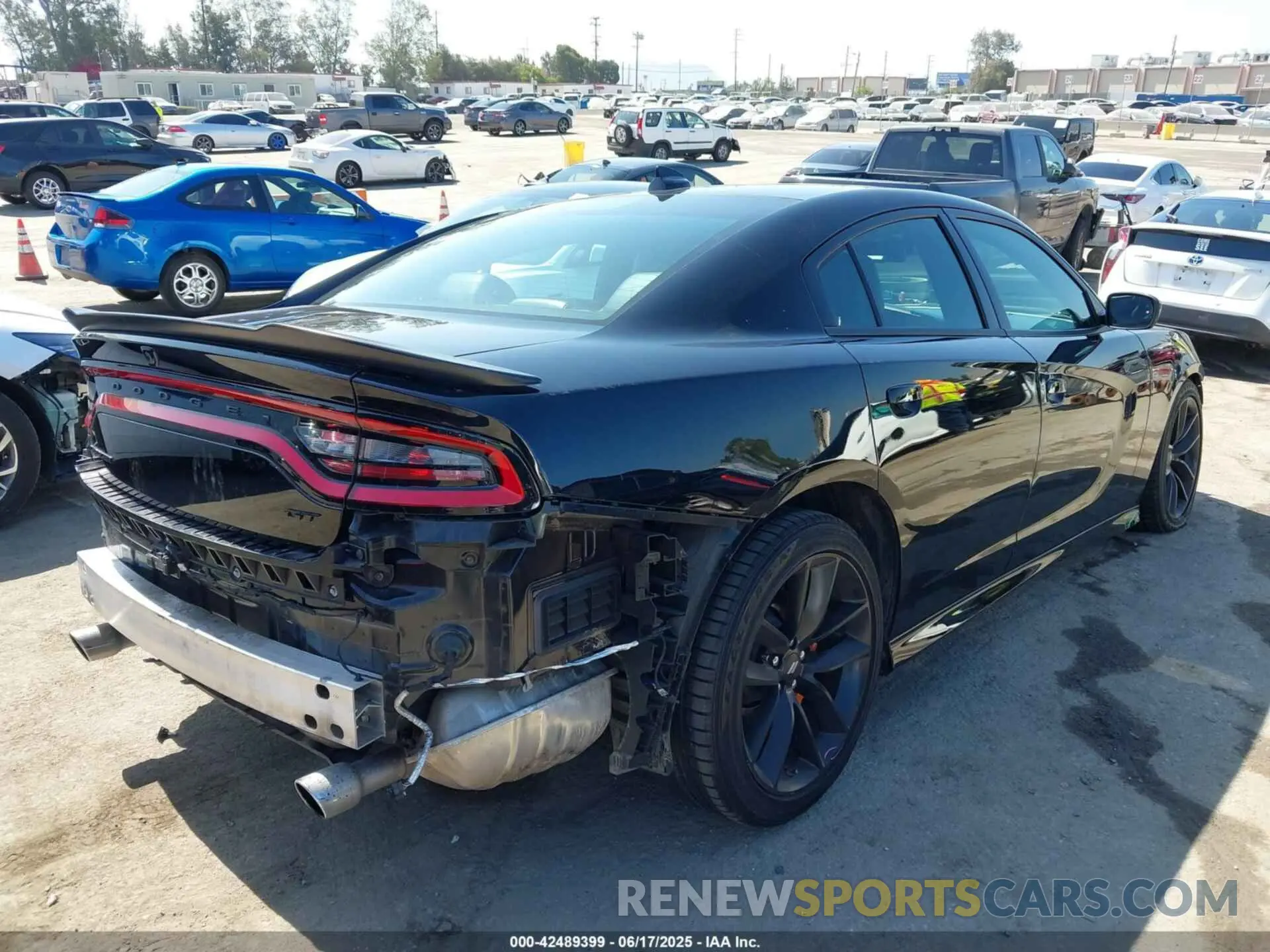 4 Photograph of a damaged car 2C3CDXHG8PH638843 DODGE CHARGER 2023