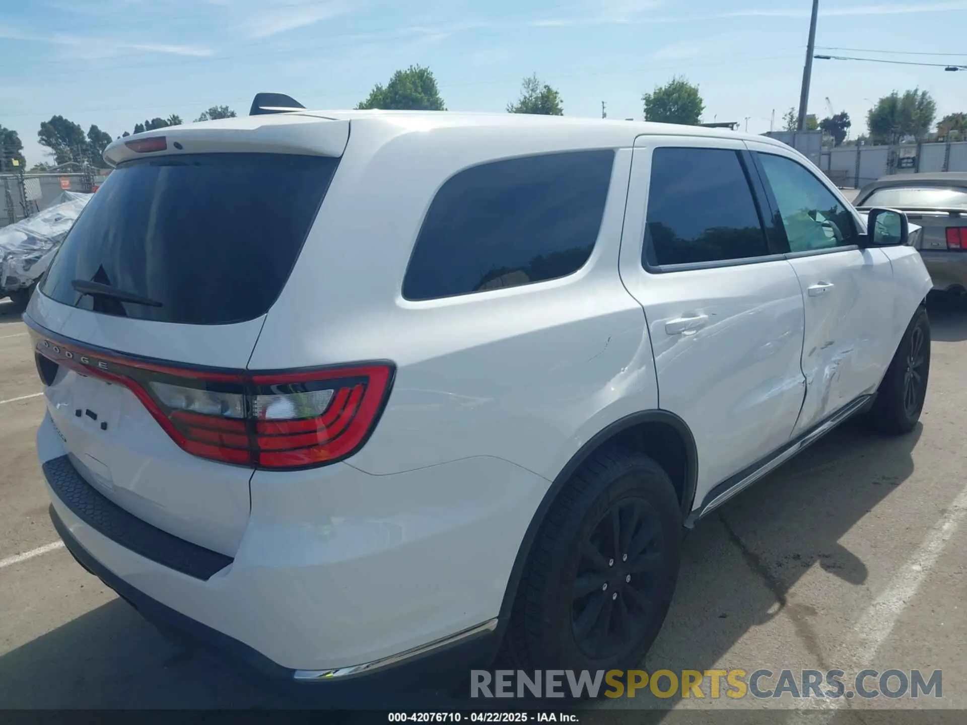 4 Photograph of a damaged car 1C4RDHAG6KC824589 DODGE DURANGO 2019