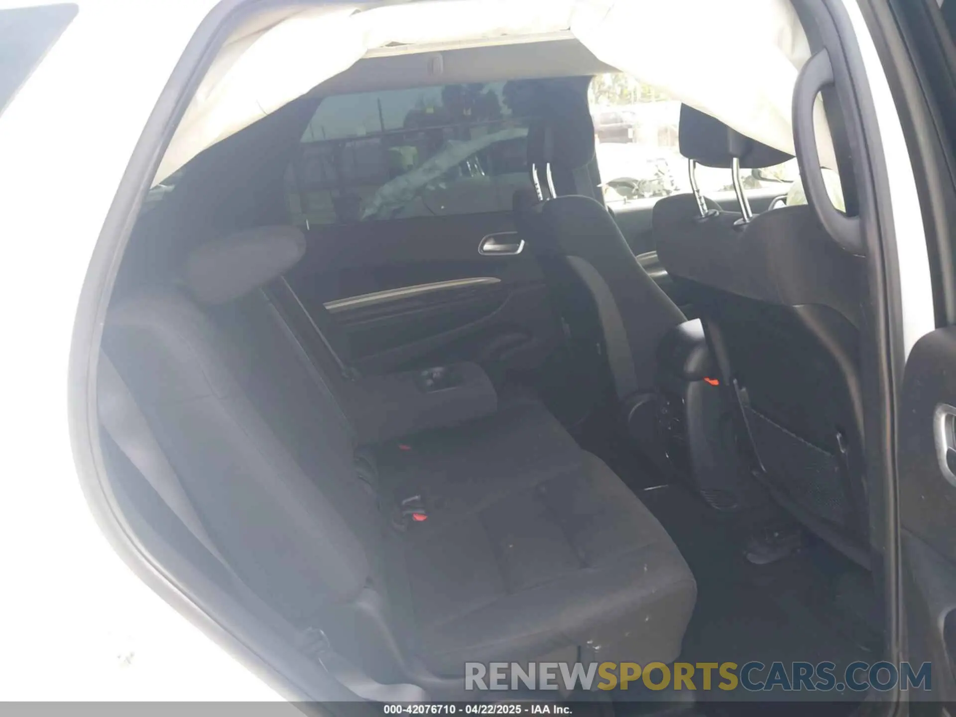 8 Photograph of a damaged car 1C4RDHAG6KC824589 DODGE DURANGO 2019