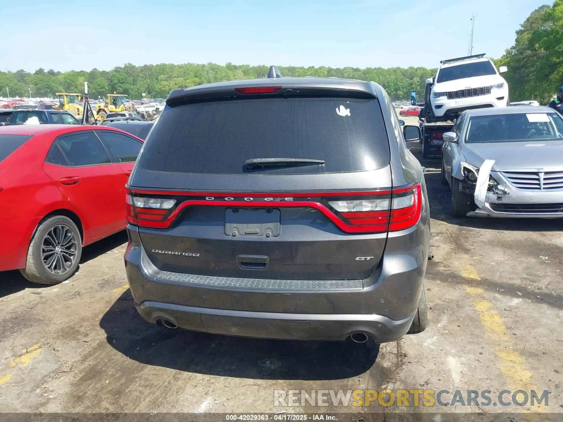 16 Photograph of a damaged car 1C4RDHDG1KC675844 DODGE DURANGO 2019