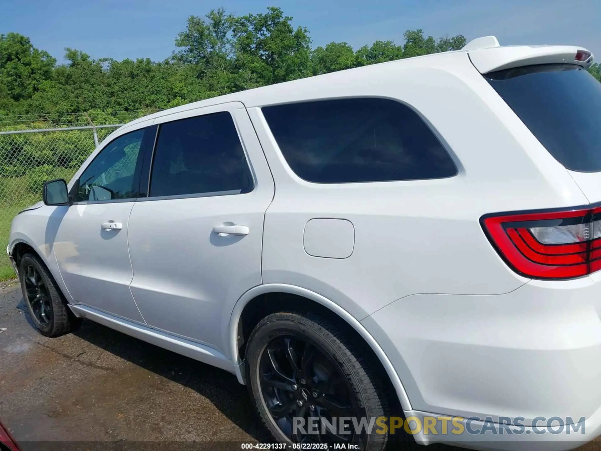 14 Photograph of a damaged car 1C4RDHDG1KC824561 DODGE DURANGO 2019