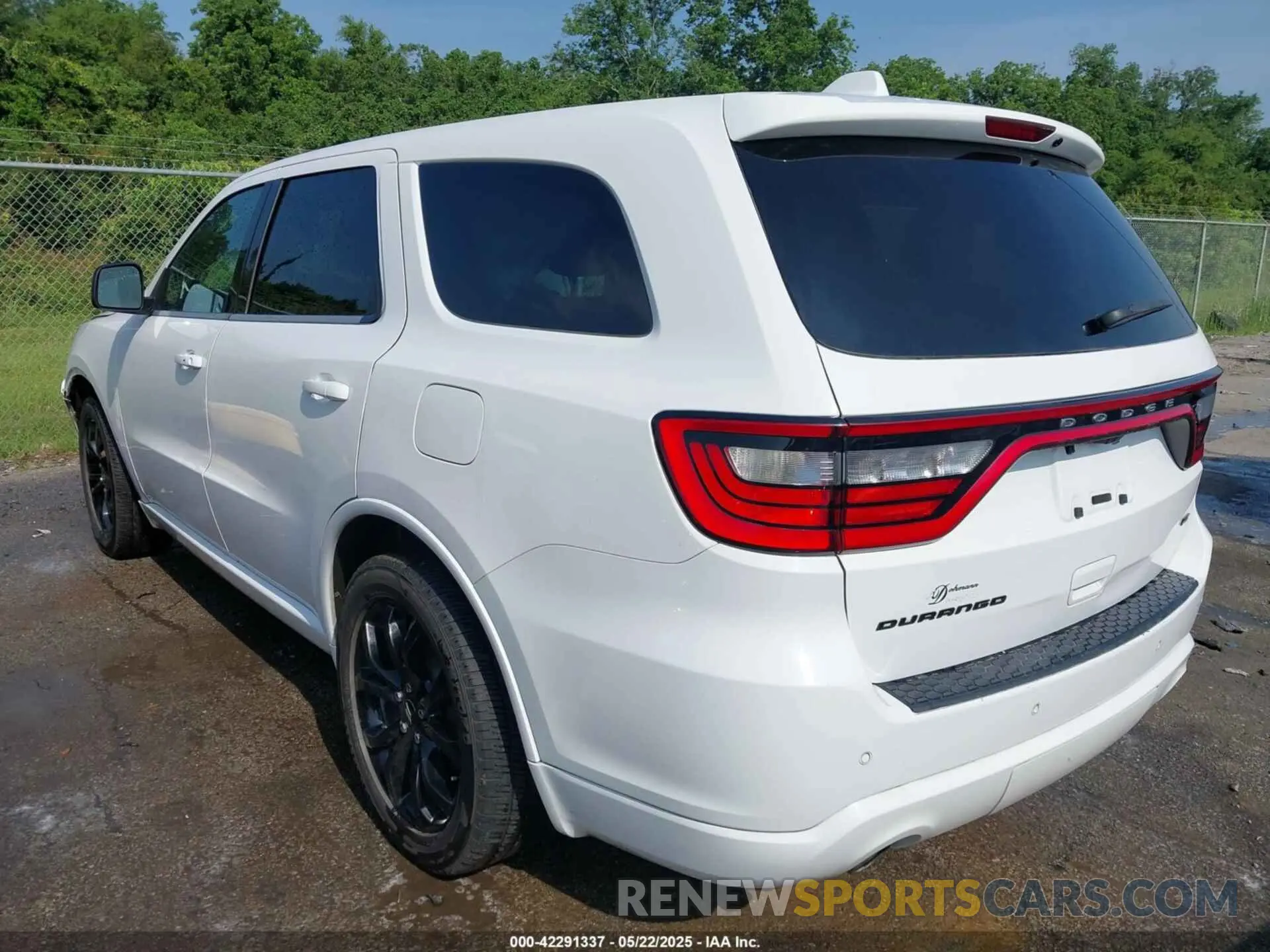 3 Photograph of a damaged car 1C4RDHDG1KC824561 DODGE DURANGO 2019