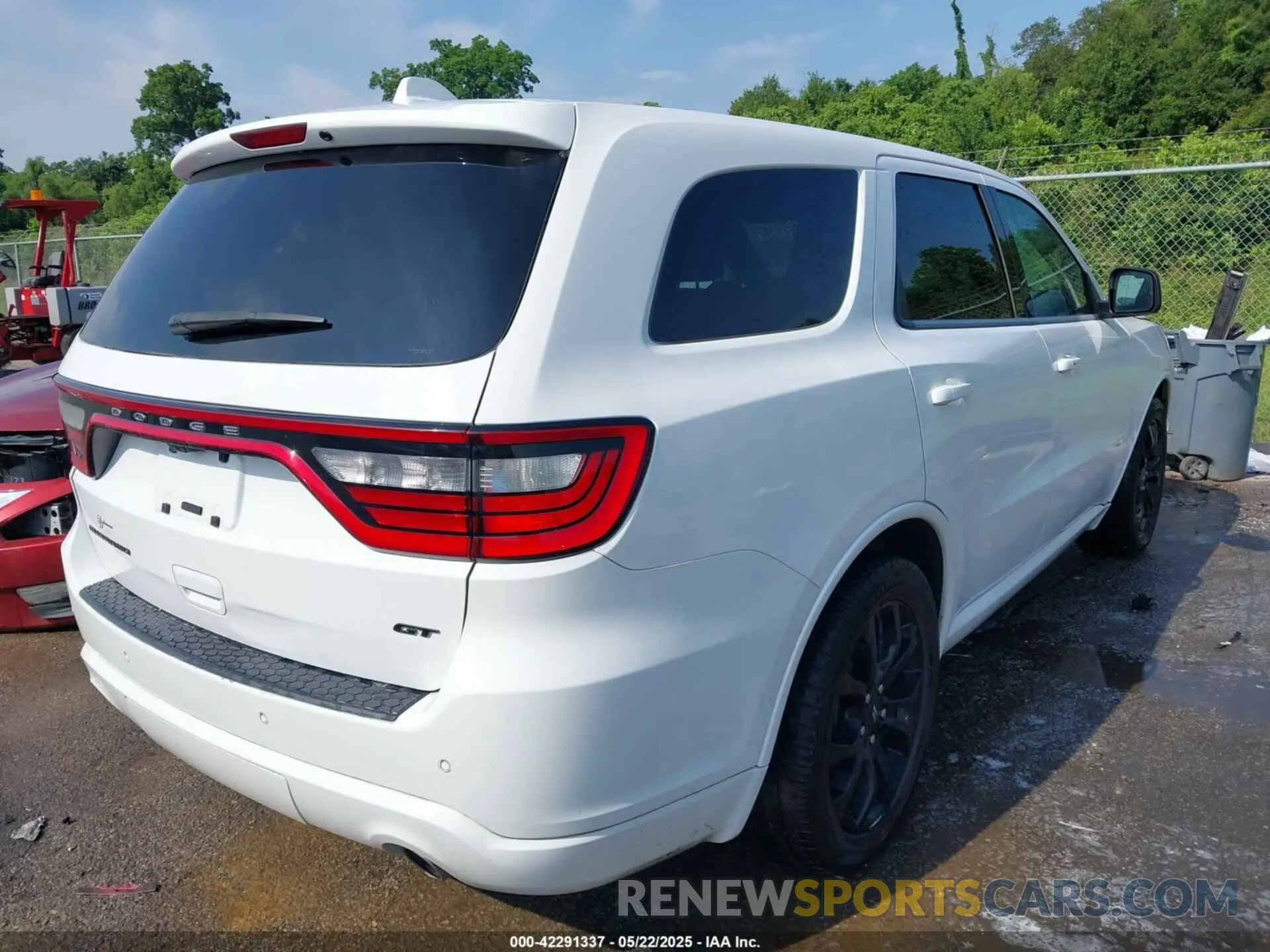 4 Photograph of a damaged car 1C4RDHDG1KC824561 DODGE DURANGO 2019