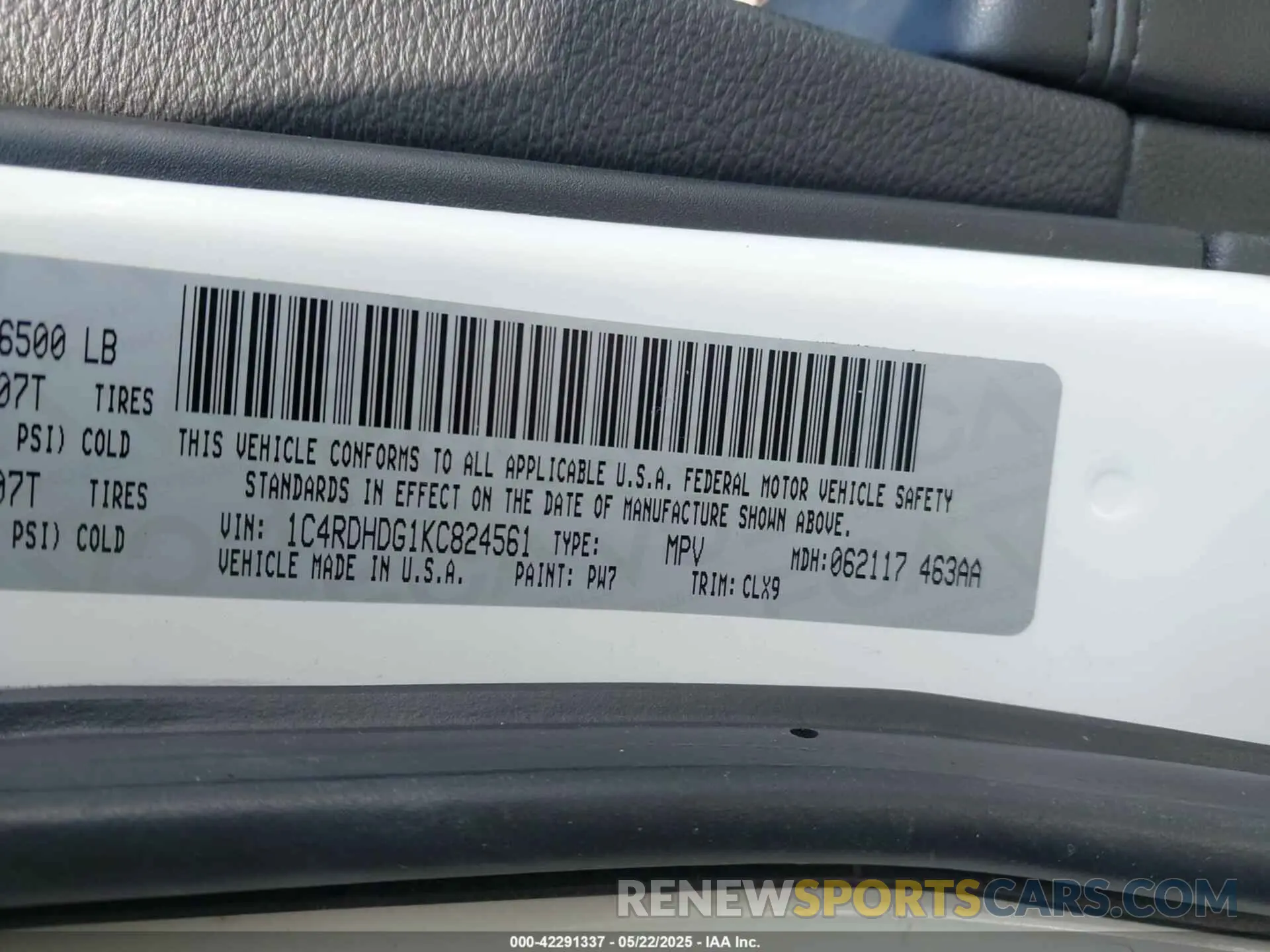 9 Photograph of a damaged car 1C4RDHDG1KC824561 DODGE DURANGO 2019