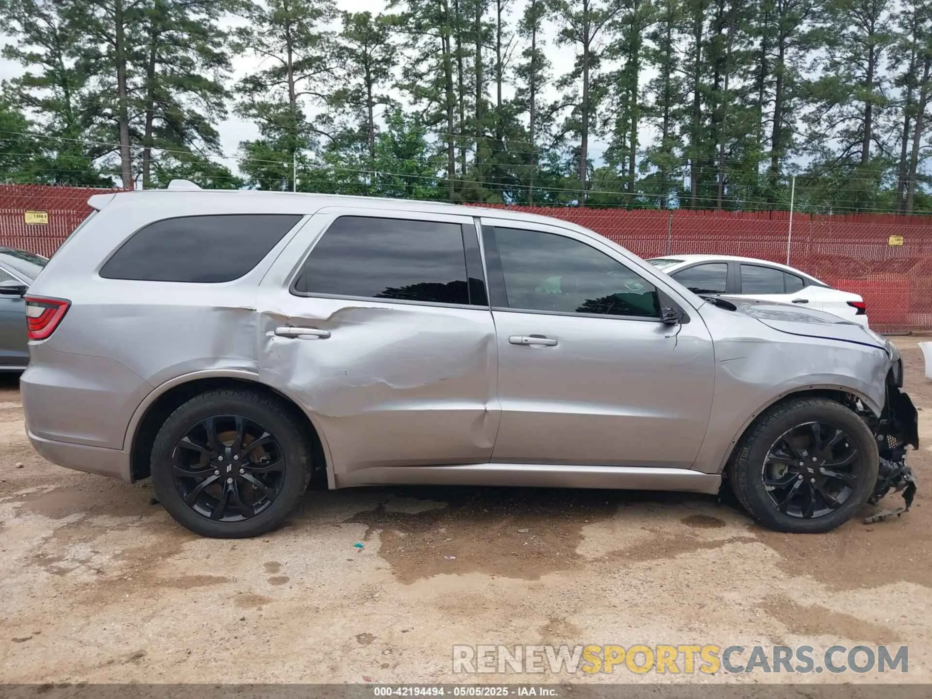 6 Photograph of a damaged car 1C4RDHDG4KC743747 DODGE DURANGO 2019