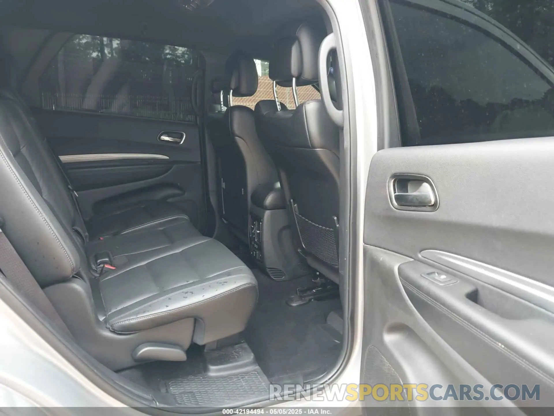8 Photograph of a damaged car 1C4RDHDG4KC743747 DODGE DURANGO 2019