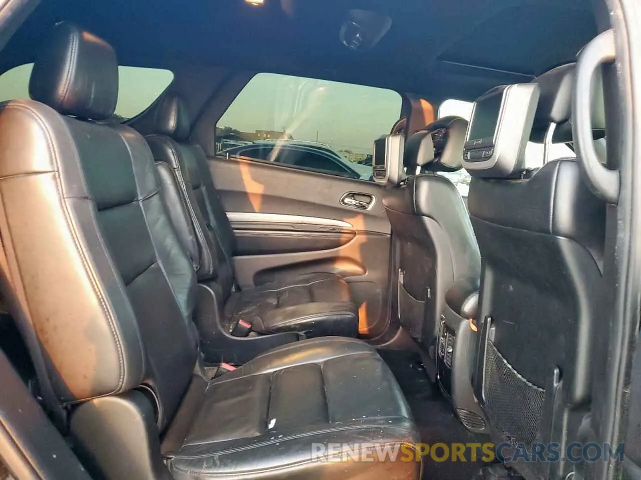 11 Photograph of a damaged car 1C4RDHDG6KC674057 DODGE DURANGO 2019
