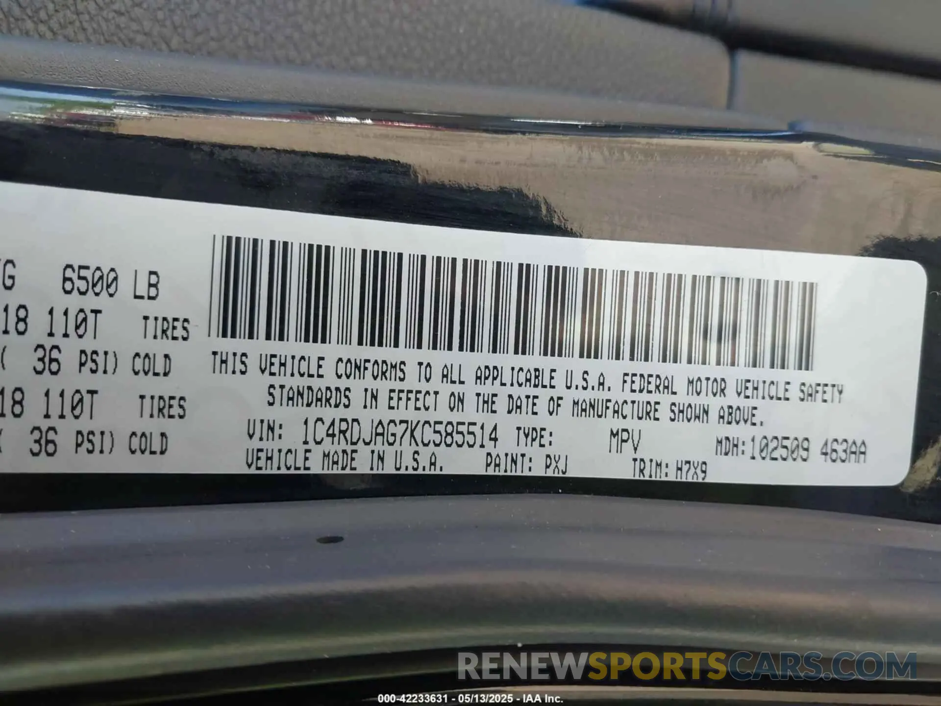 9 Photograph of a damaged car 1C4RDJAG7KC585514 DODGE DURANGO 2019