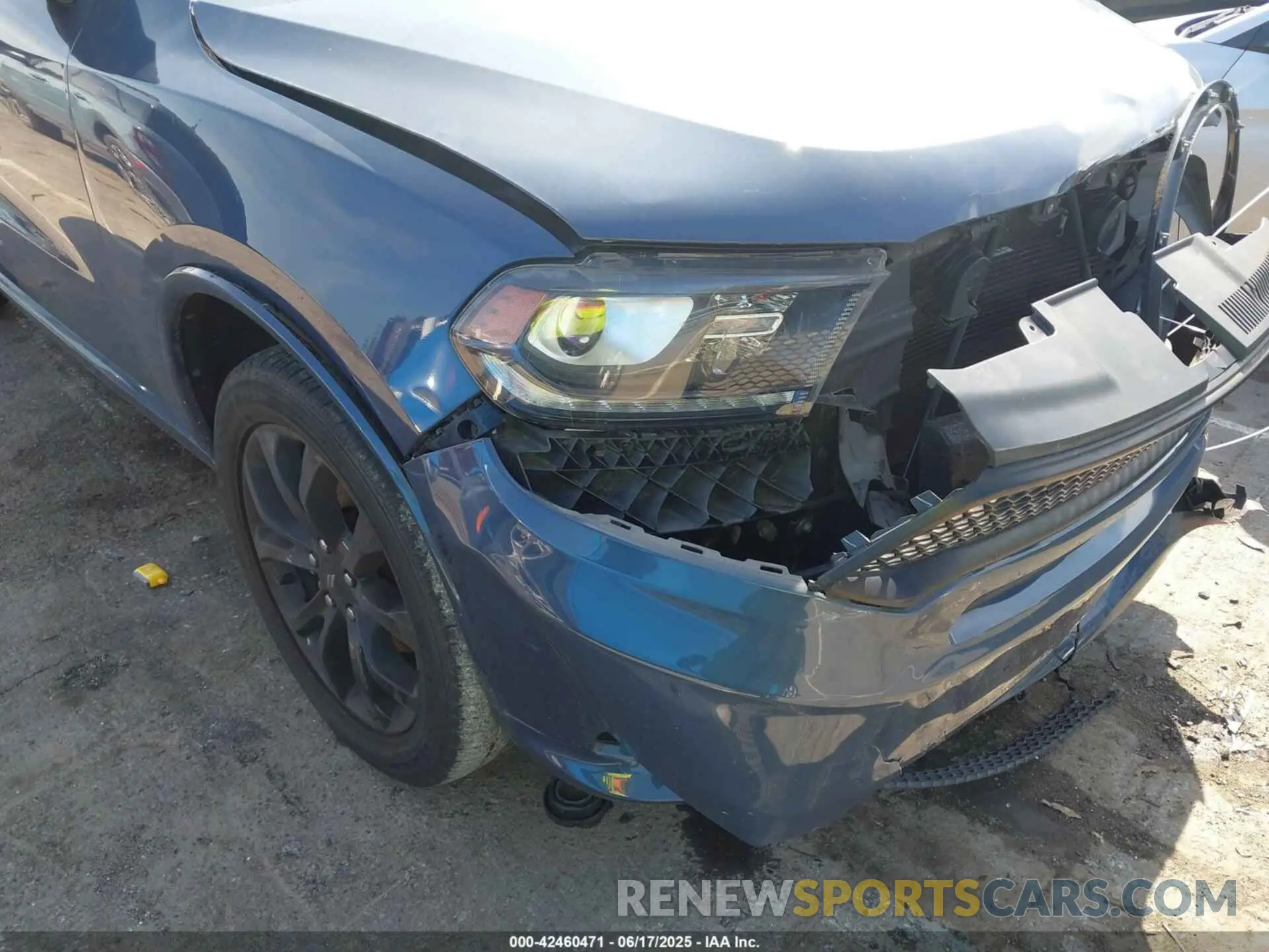 18 Photograph of a damaged car 1C4RDJDG8KC793073 DODGE DURANGO 2019