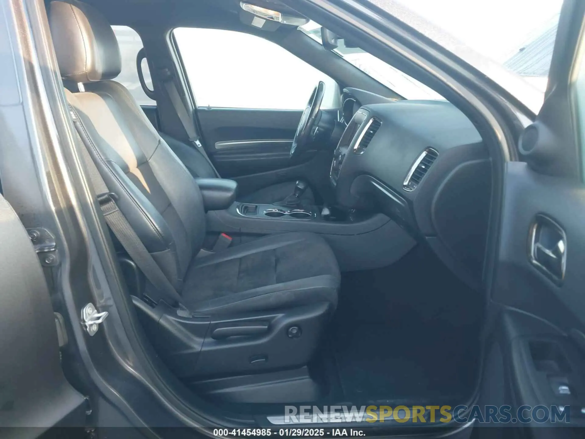 5 Photograph of a damaged car 1C4RDJDG9KC770353 DODGE DURANGO 2019