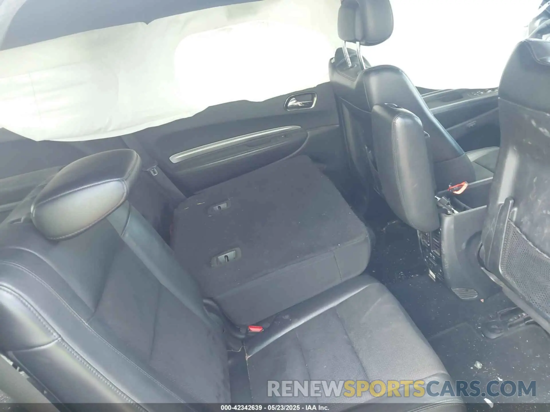 8 Photograph of a damaged car 1C4SDHCTXKC852763 DODGE DURANGO 2019
