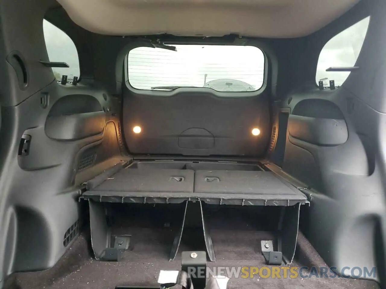 10 Photograph of a damaged car 1C4SDHFT5KC556917 DODGE DURANGO 2019