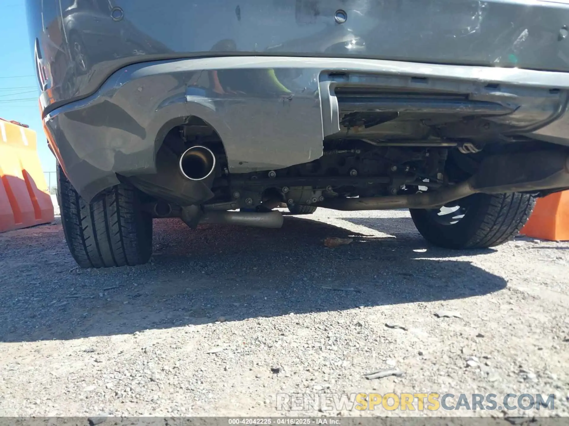 6 Photograph of a damaged car 1C4SDJCT7KC848032 DODGE DURANGO 2019