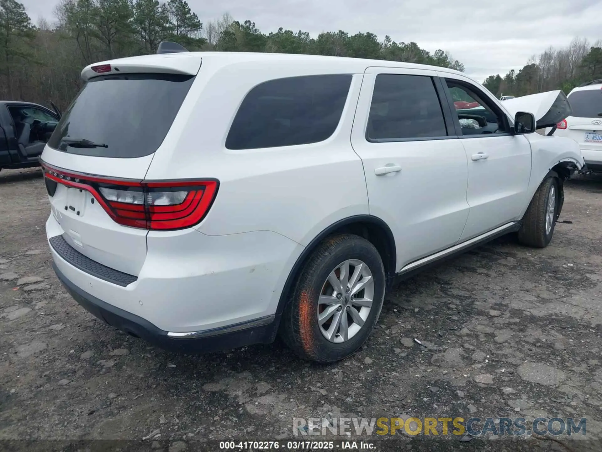4 Photograph of a damaged car 1C4RDHFG9LC441546 DODGE DURANGO 2020
