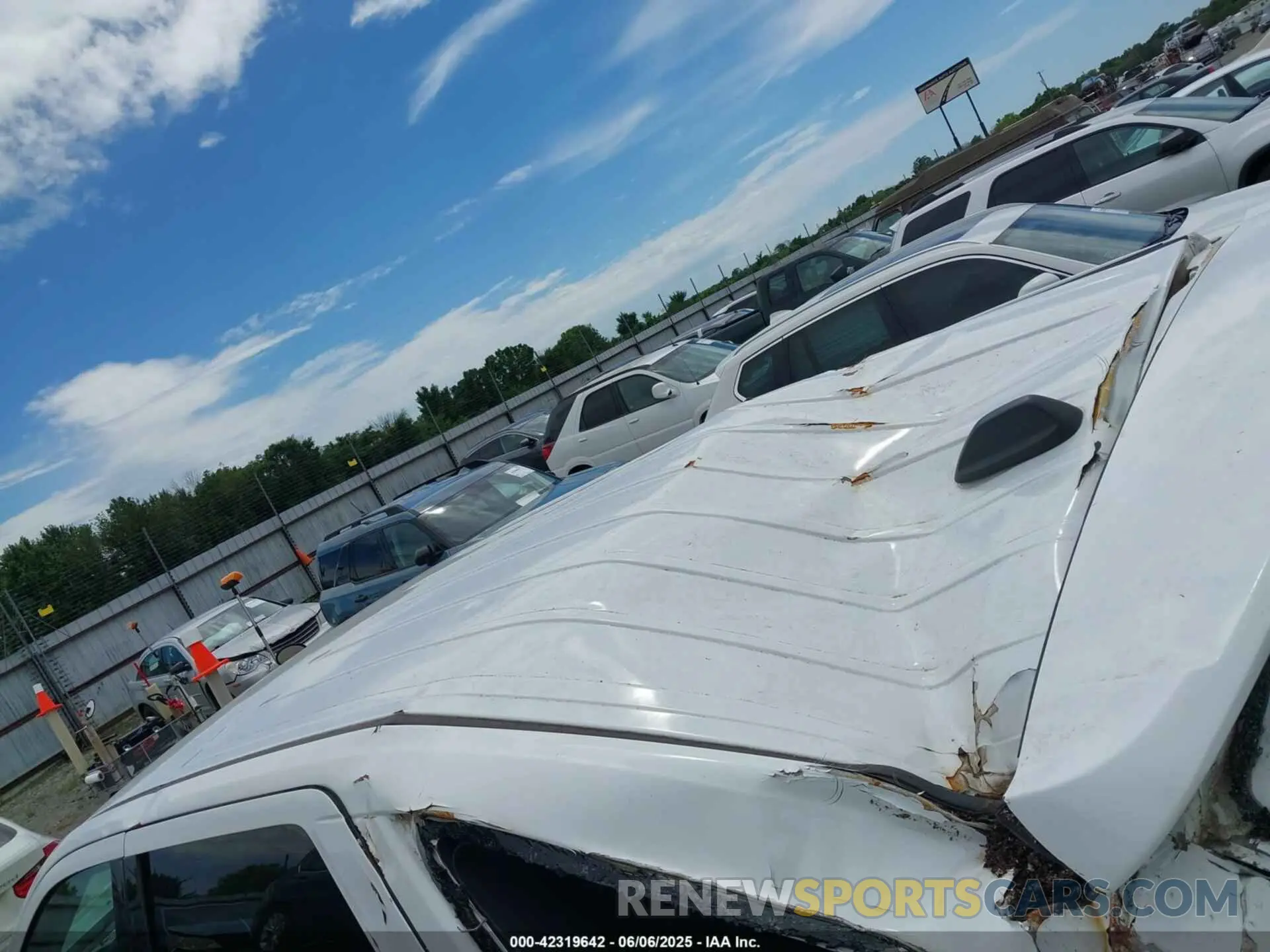 19 Photograph of a damaged car 1C4RDJAG0LC204846 DODGE DURANGO 2020