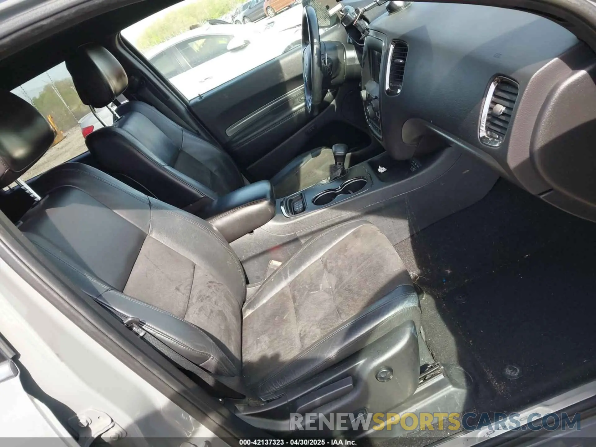 5 Photograph of a damaged car 1C4RDJDG0LC261866 DODGE DURANGO 2020
