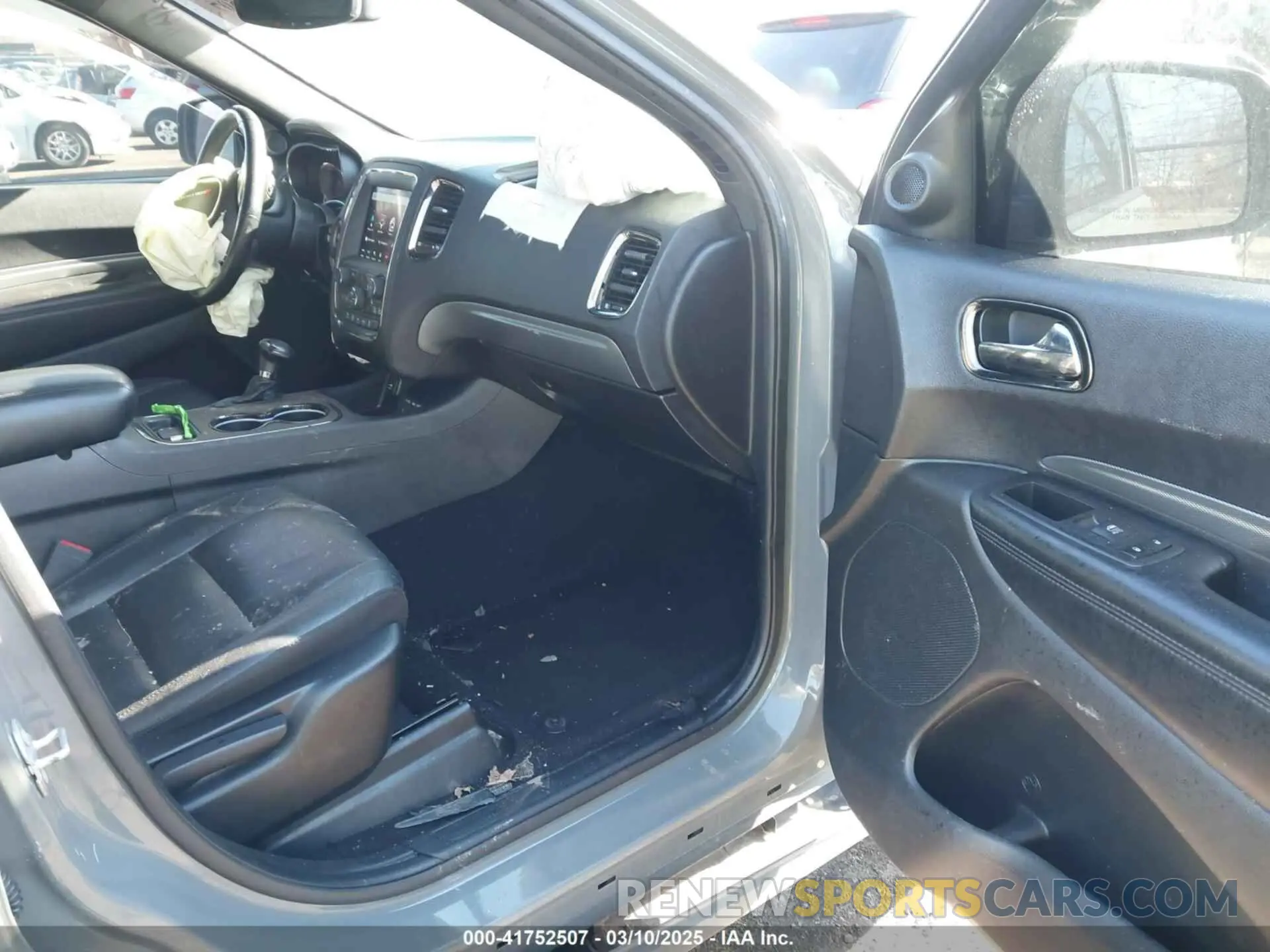 5 Photograph of a damaged car 1C4RDJDG5LC395692 DODGE DURANGO 2020