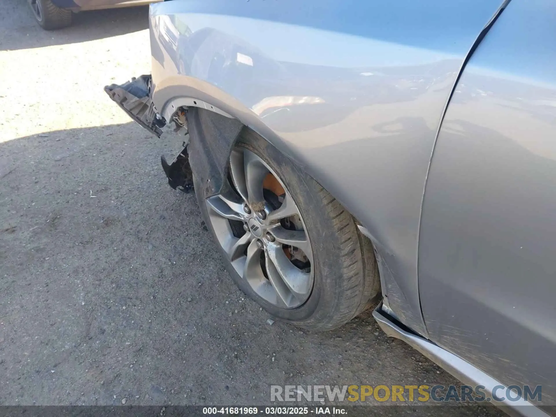 18 Photograph of a damaged car 1C4RDJDGXLC283423 DODGE DURANGO 2020
