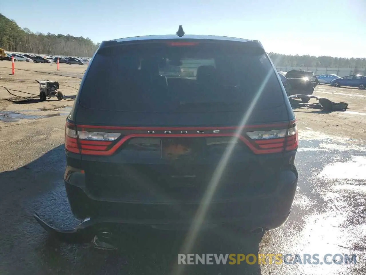 6 Photograph of a damaged car 1C4SDHCT6LC394401 DODGE DURANGO 2020