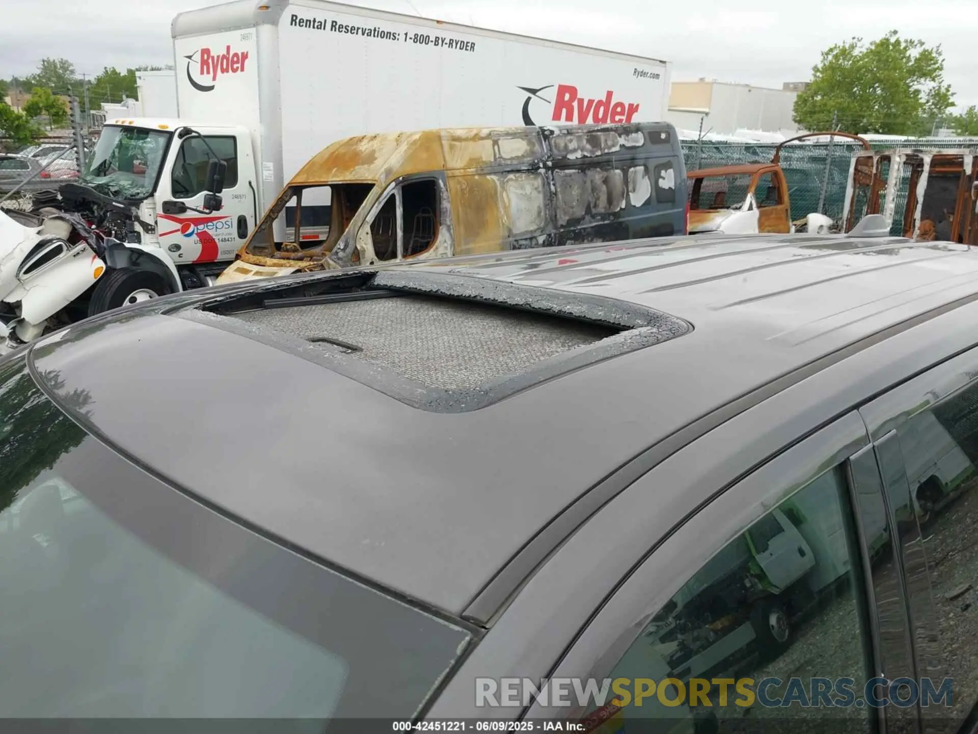 6 Photograph of a damaged car 1C4SDJCT2LC346952 DODGE DURANGO 2020