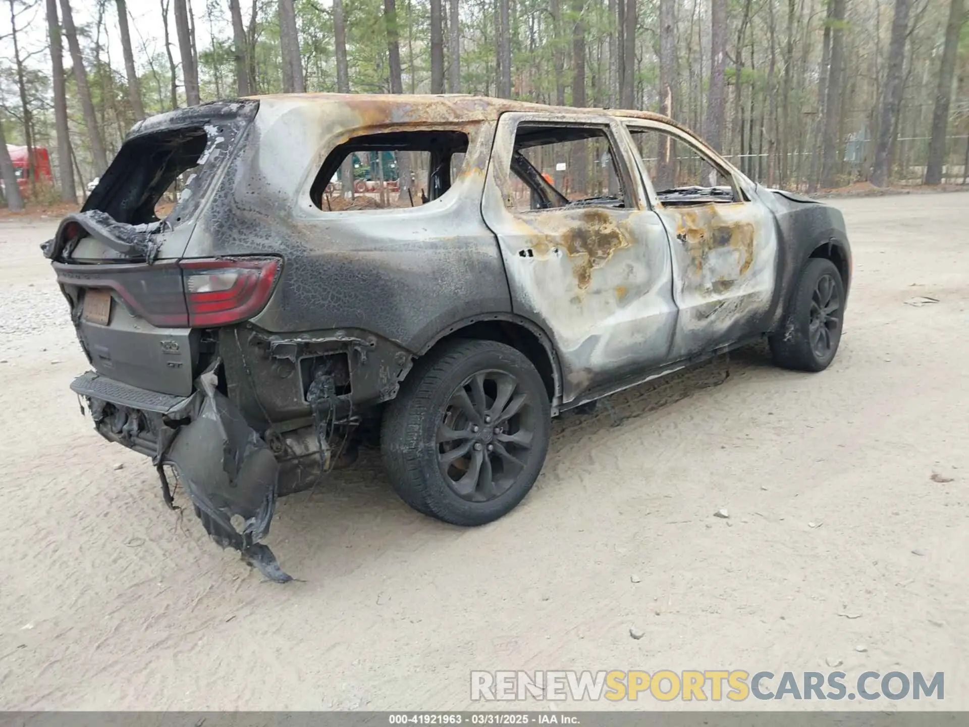 4 Photograph of a damaged car 1C4RDHDG4MC660984 DODGE DURANGO 2021