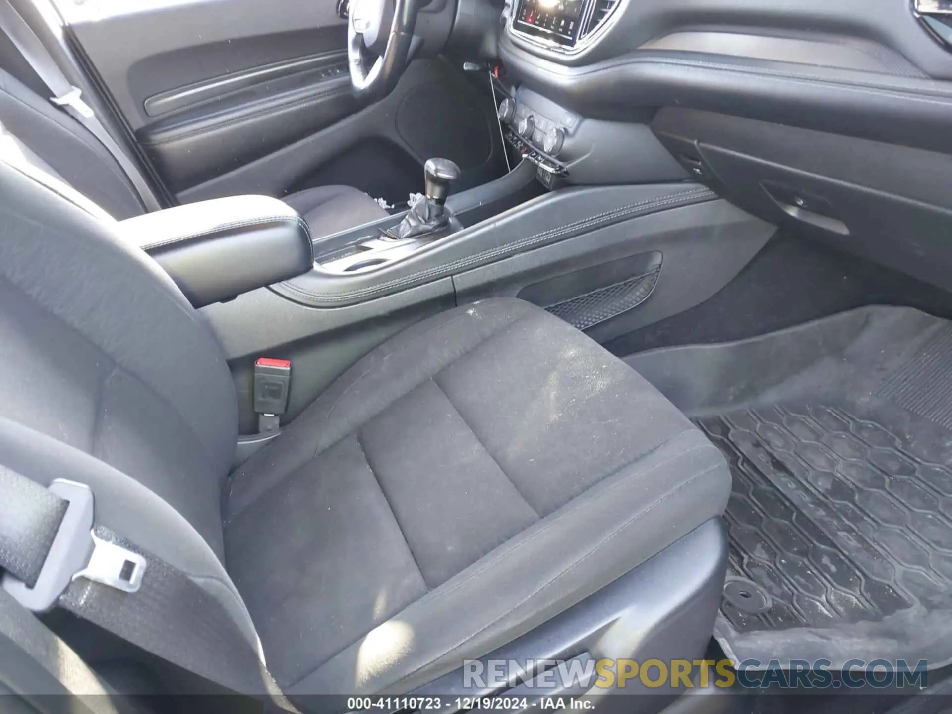 5 Photograph of a damaged car 1C4RDJDG0MC751032 DODGE DURANGO 2021