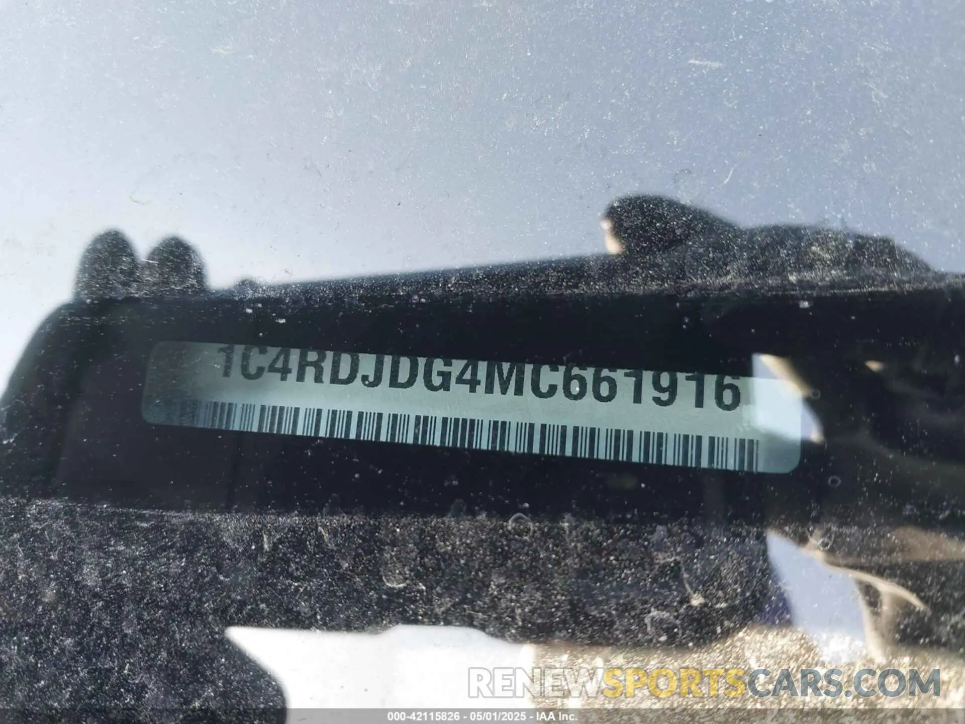 17 Photograph of a damaged car 1C4RDJDG4MC661916 DODGE DURANGO 2021