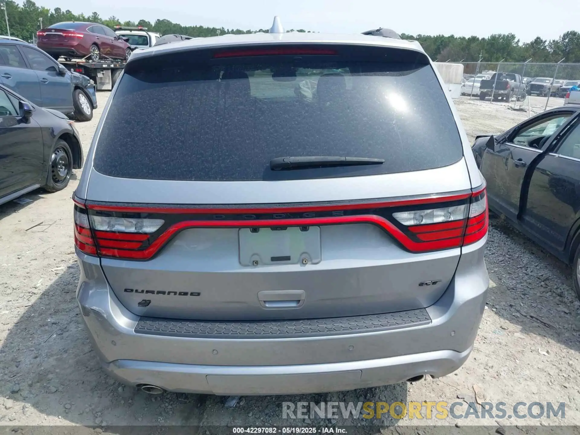 16 Photograph of a damaged car 1C4RDJDG4MC696715 DODGE DURANGO 2021