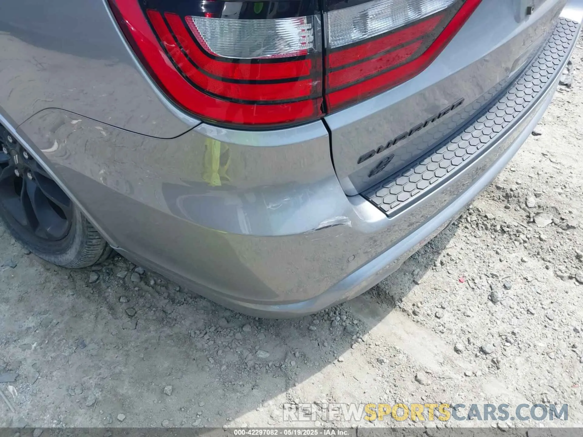 6 Photograph of a damaged car 1C4RDJDG4MC696715 DODGE DURANGO 2021