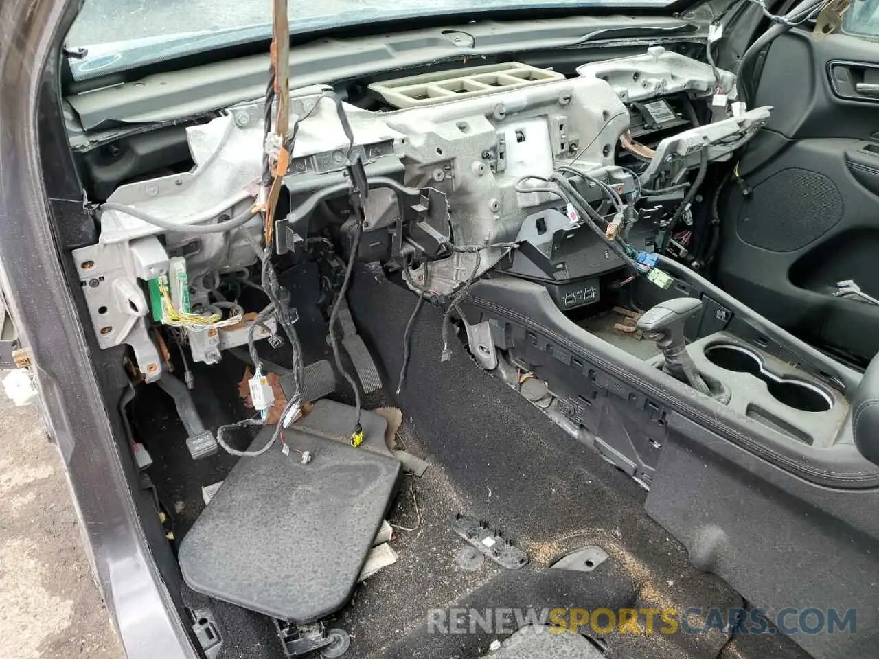 8 Photograph of a damaged car 1C4RDJDGXMC556149 DODGE DURANGO 2021