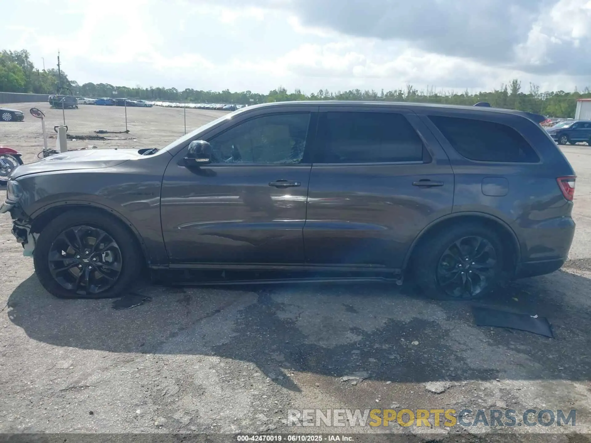 14 Photograph of a damaged car 1C4SDHCT3MC845656 DODGE DURANGO 2021