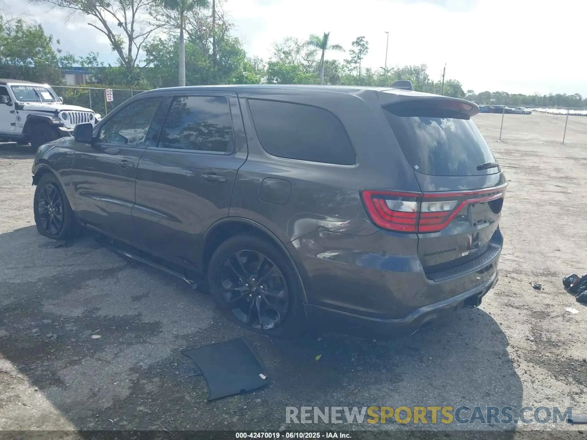 3 Photograph of a damaged car 1C4SDHCT3MC845656 DODGE DURANGO 2021
