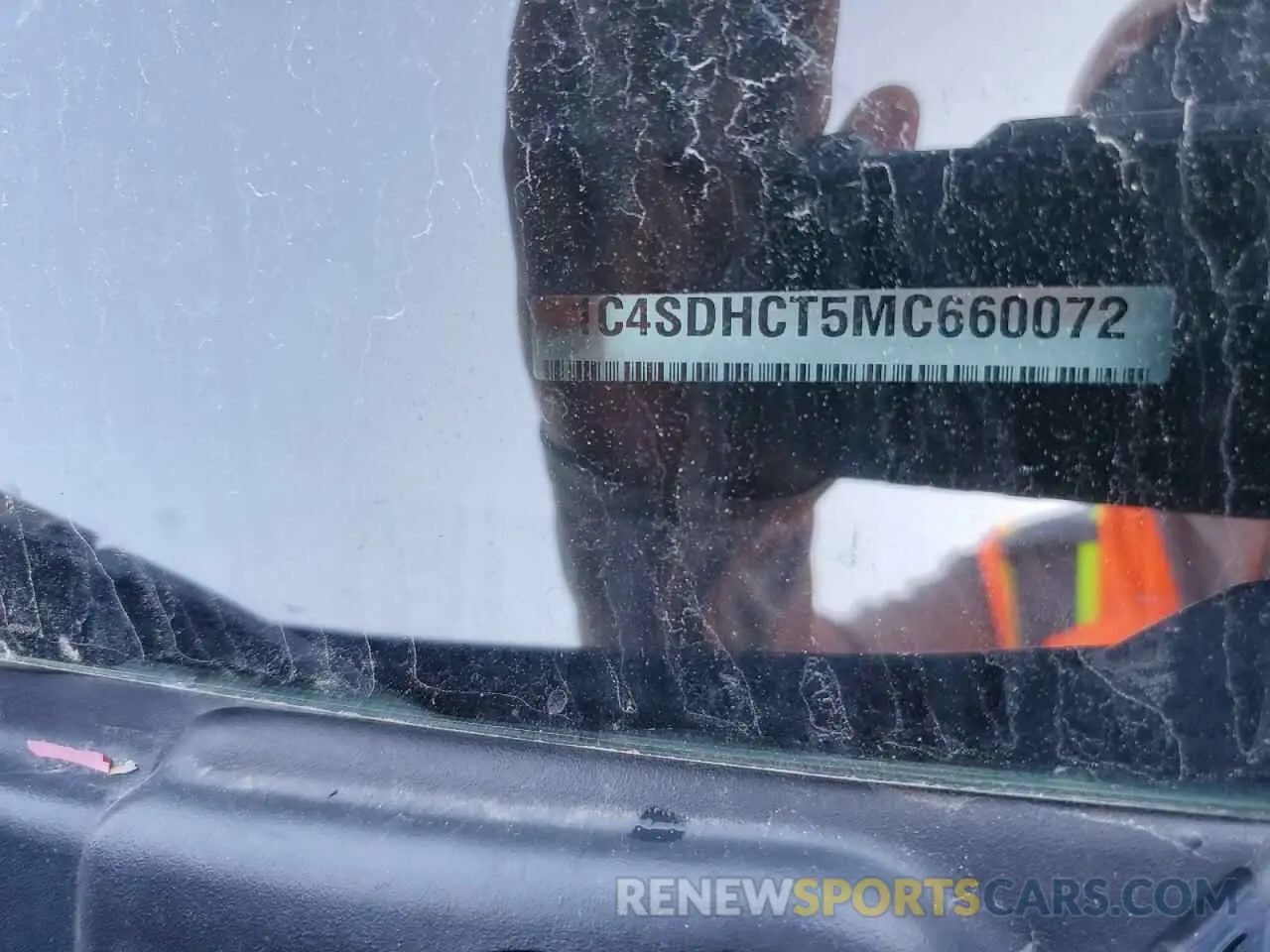 16 Photograph of a damaged car 1C4SDHCT5MC660072 DODGE DURANGO 2021