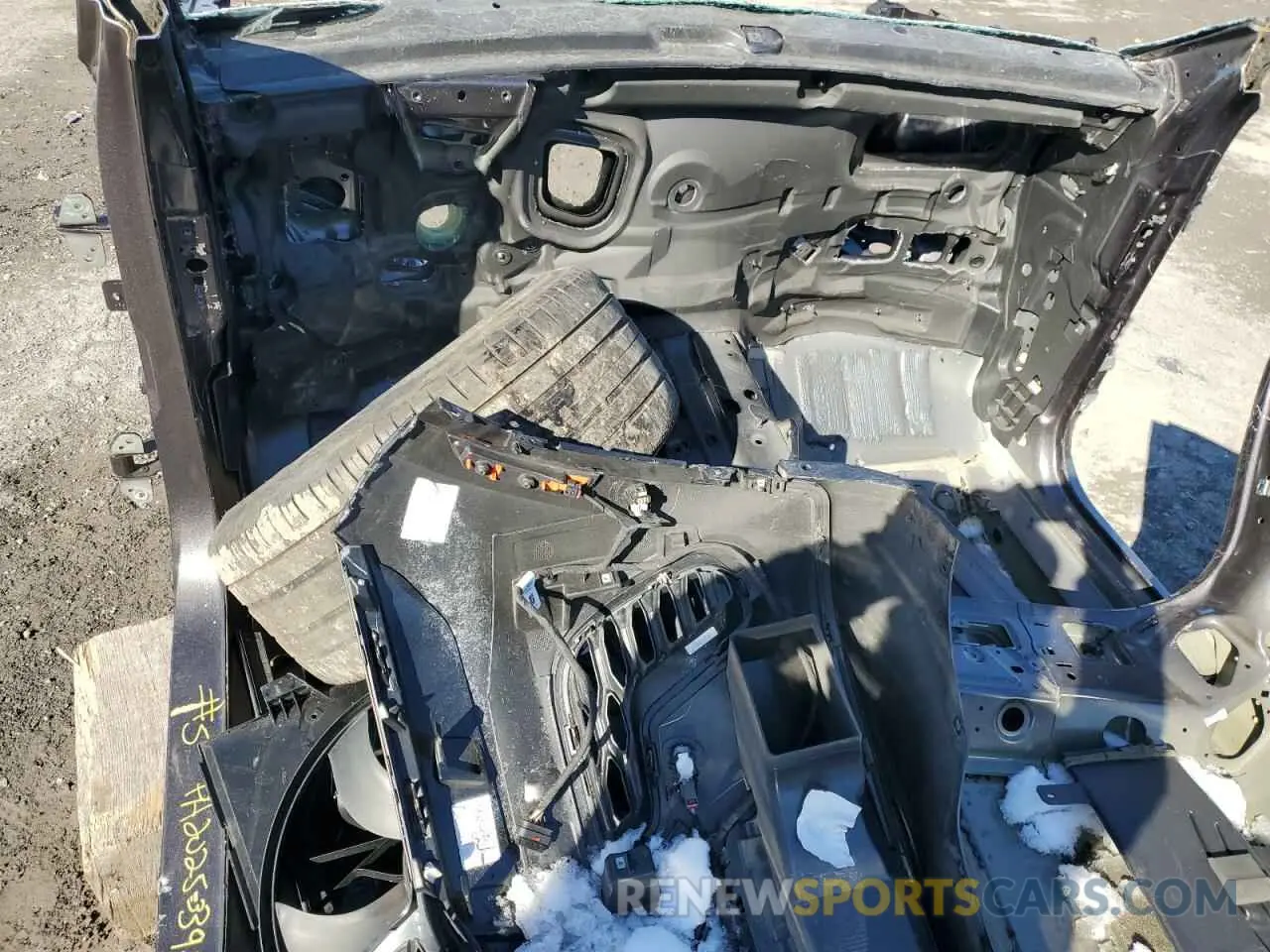 8 Photograph of a damaged car 1C4SDJH95MC740847 DODGE DURANGO 2021