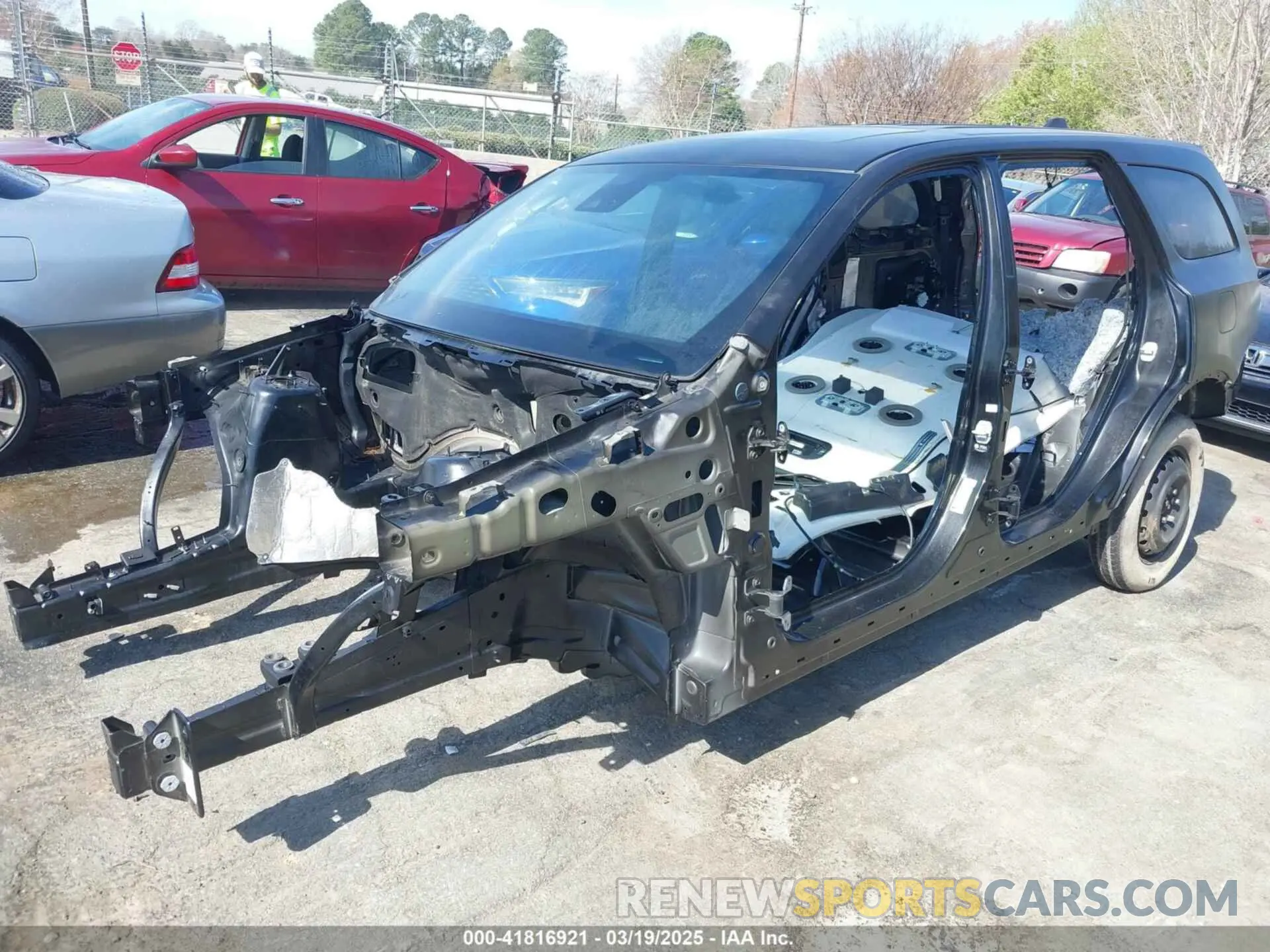 6 Photograph of a damaged car 1C4SDJH96MC762646 DODGE DURANGO 2021
