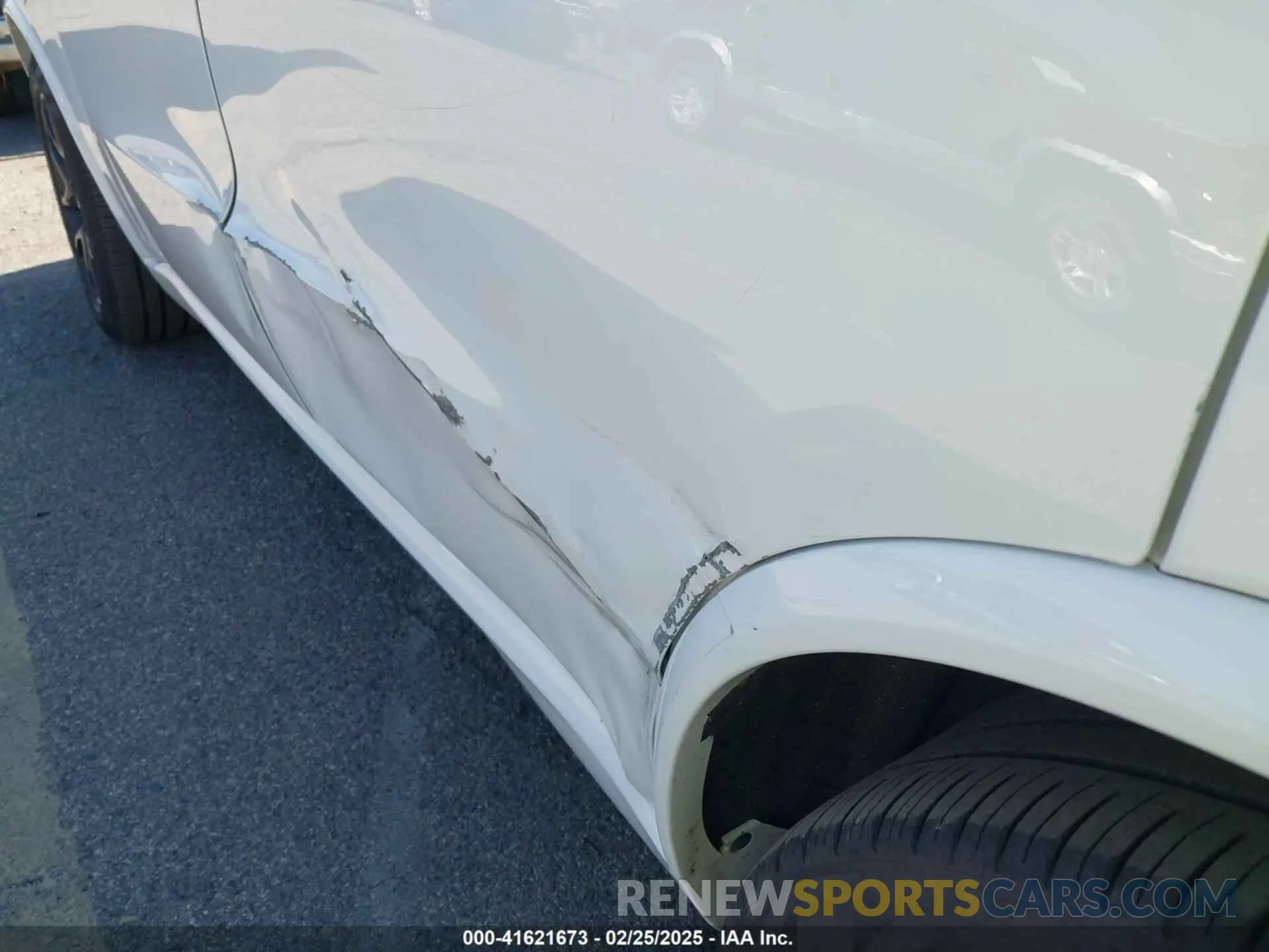 17 Photograph of a damaged car 1C4SDJH98MC822779 DODGE DURANGO 2021