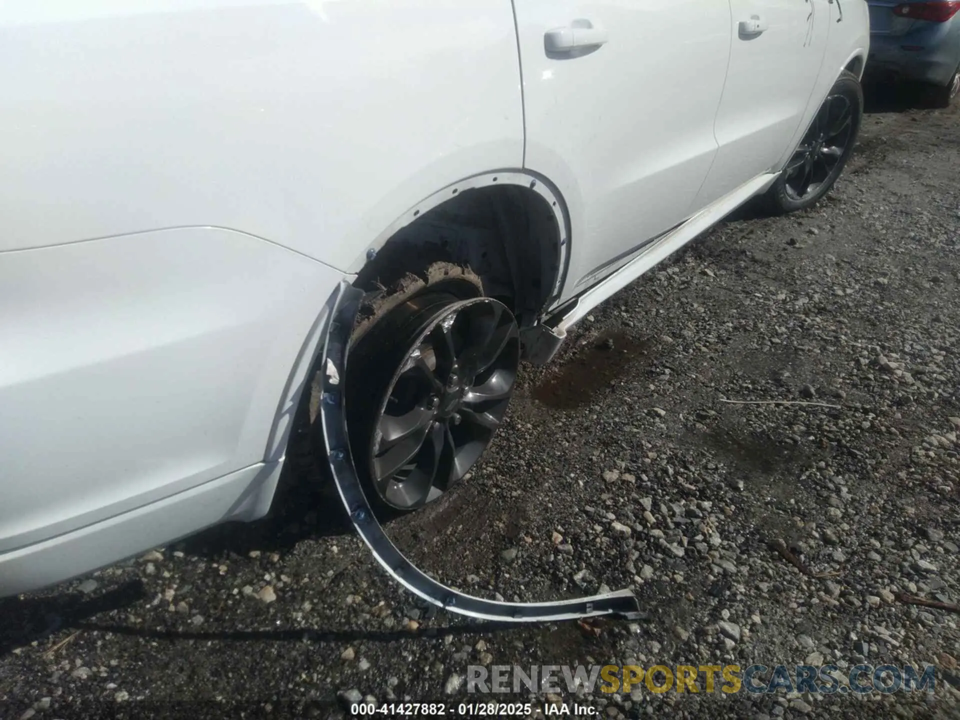 17 Photograph of a damaged car 1C4RDHDG9NC210071 DODGE DURANGO 2022