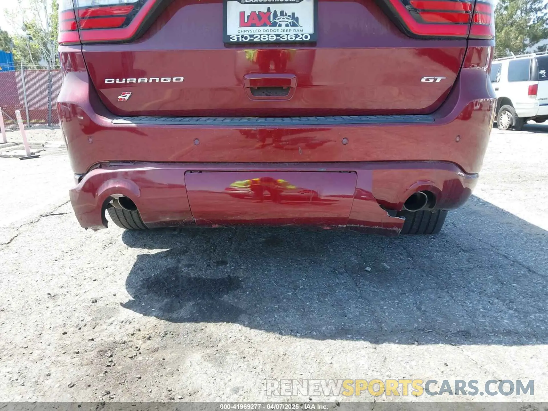 18 Photograph of a damaged car 1C4RDJDG4NC218747 DODGE DURANGO 2022