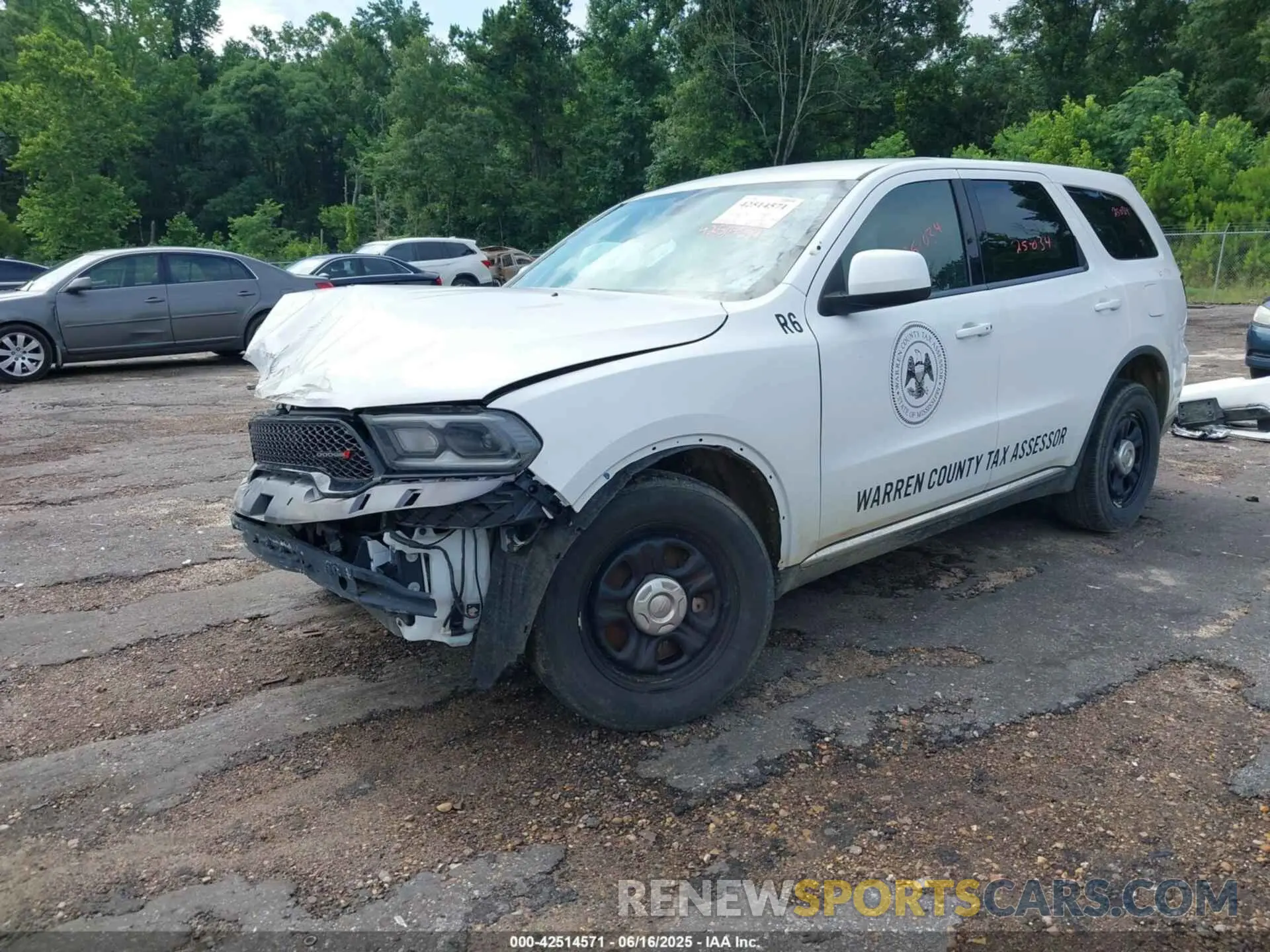 2 Photograph of a damaged car 1C4RDJFG2NC136478 DODGE DURANGO 2022