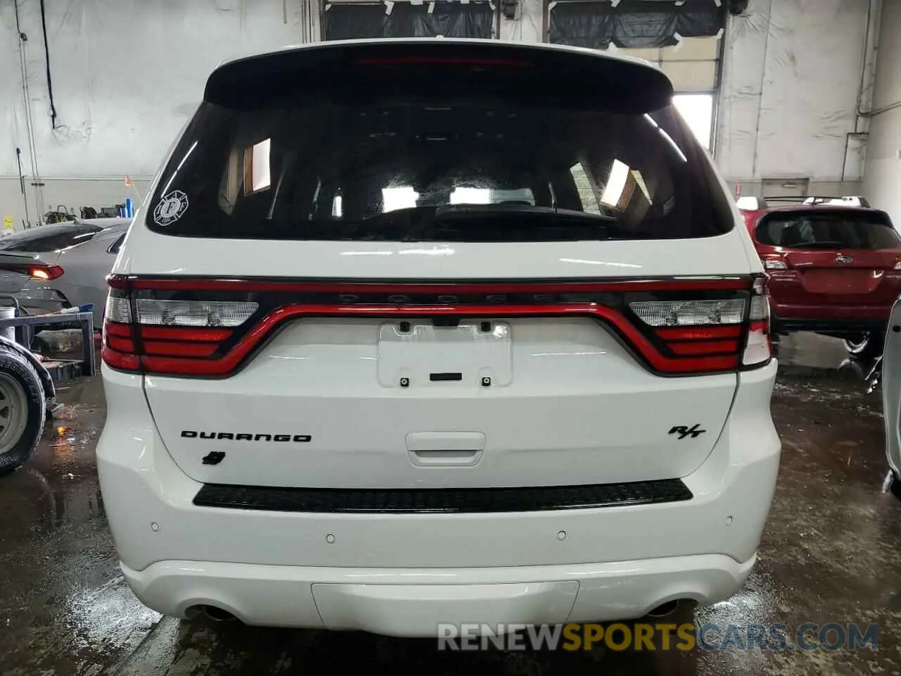 6 Photograph of a damaged car 1C4SDJCT9NC195532 DODGE DURANGO 2022