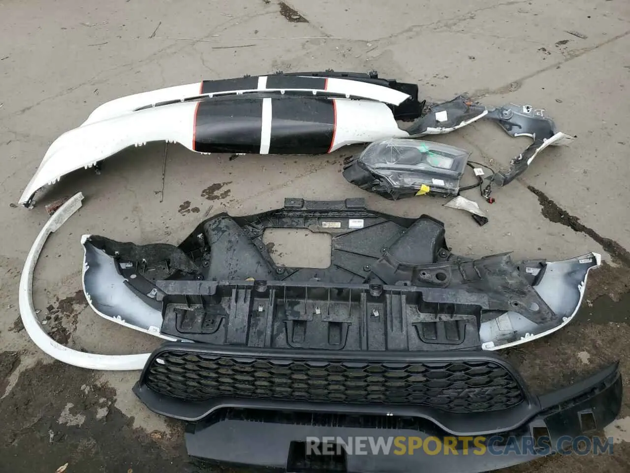 13 Photograph of a damaged car 1C4SDJGJ9NC214380 DODGE DURANGO 2022