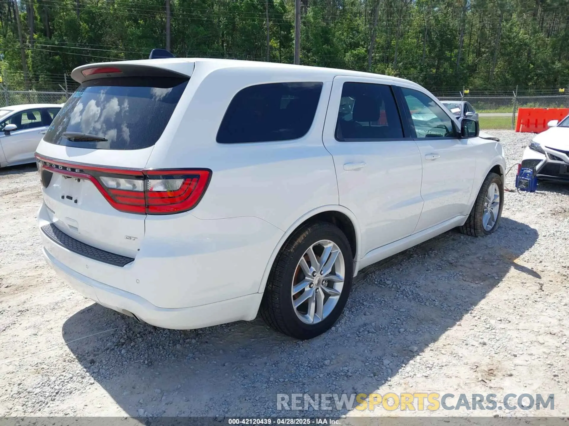 4 Photograph of a damaged car 1C4RDHDG1PC630426 DODGE DURANGO 2023