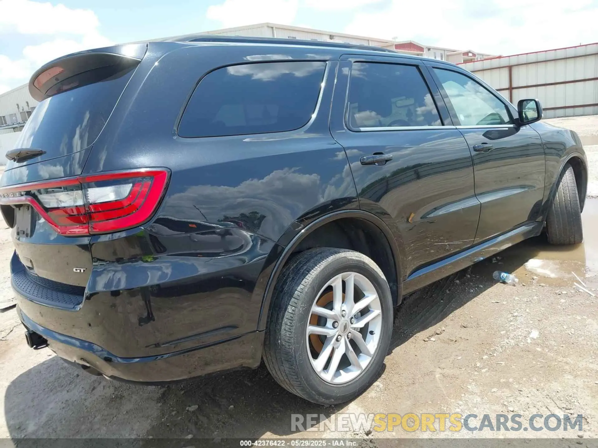 4 Photograph of a damaged car 1C4RDJDG0PC597135 DODGE DURANGO 2023