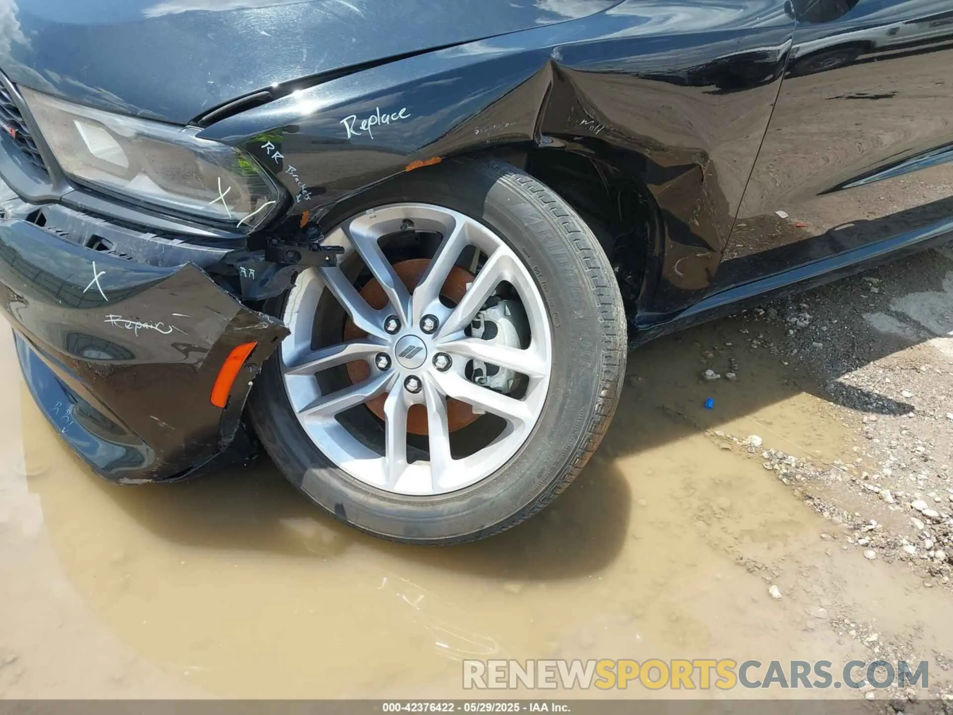 6 Photograph of a damaged car 1C4RDJDG0PC597135 DODGE DURANGO 2023