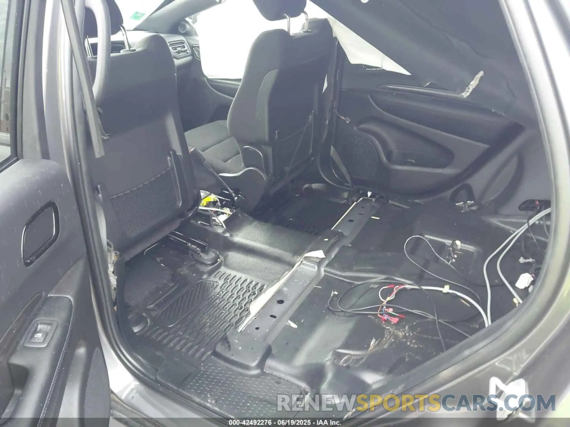 8 Photograph of a damaged car 1C4SDJFTXPC631559 DODGE DURANGO 2023