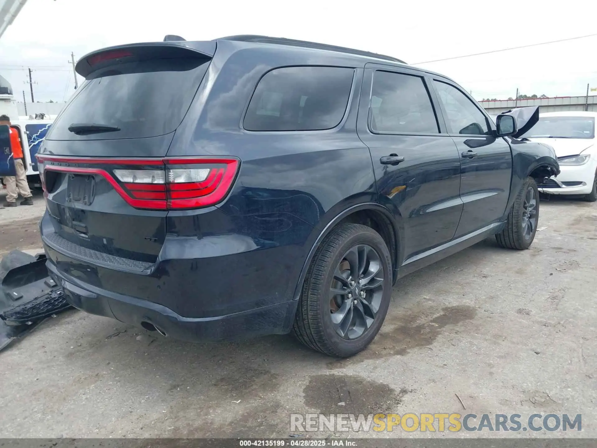 4 Photograph of a damaged car 1C4RDHDG0RC152504 DODGE DURANGO 2024