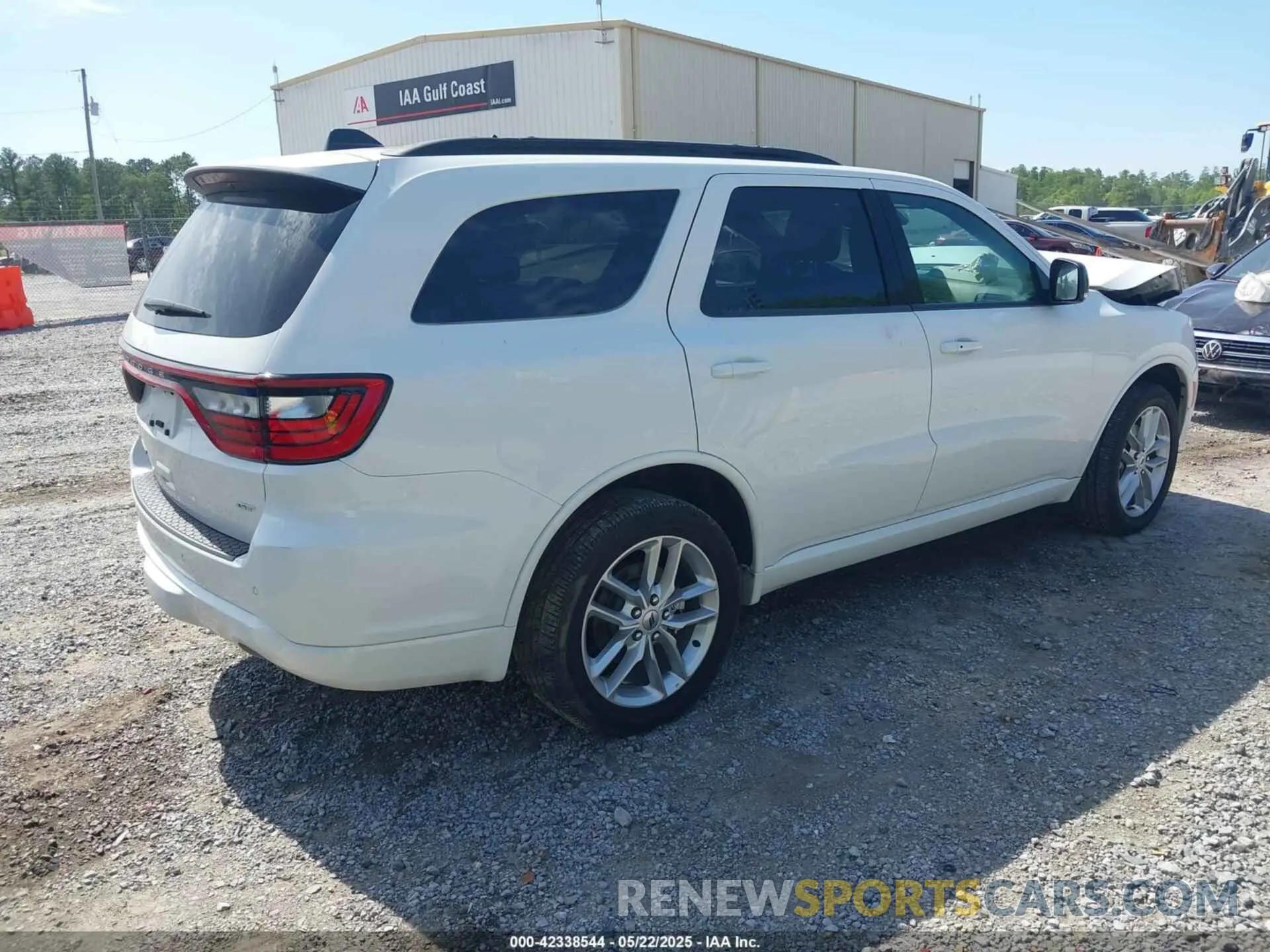 4 Photograph of a damaged car 1C4RDJDG6RC137884 DODGE DURANGO 2024