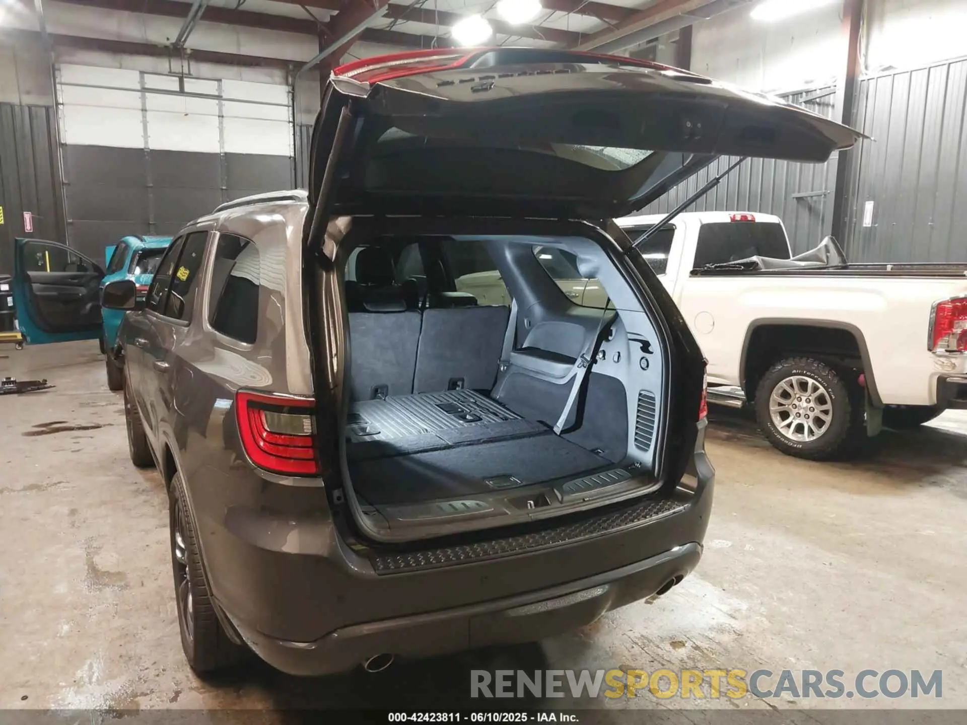 3 Фотография поврежденного автомобиля 1C4RDJDG9RC176114 DODGE DURANGO 2024