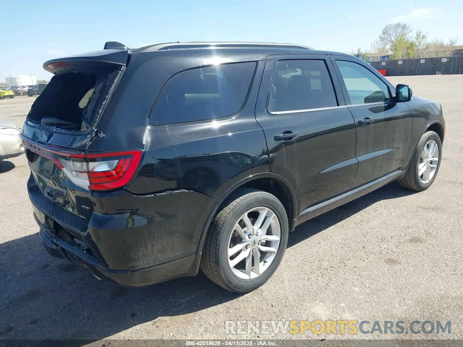 4 Photograph of a damaged car 1C4RDJDG9RC207328 DODGE DURANGO 2024