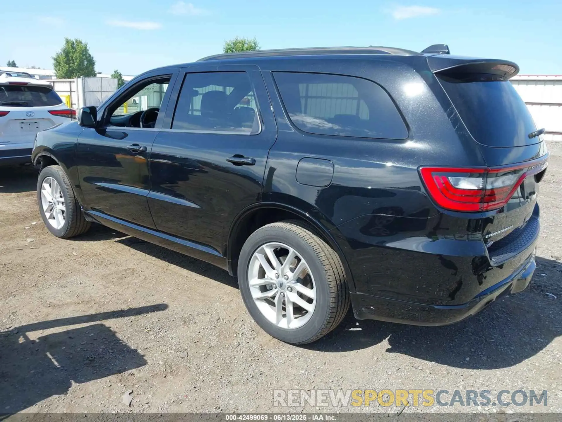 3 Photograph of a damaged car 1C4RDJDGXRC192080 DODGE DURANGO 2024